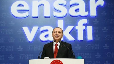 'Ensar Vakfı, öğrencileri mesajla taciz ediyor'