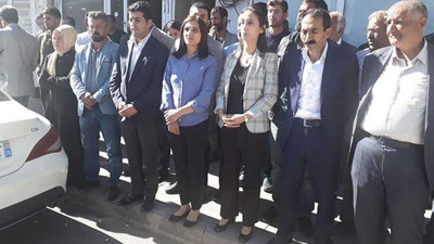 HDP'li vekiller kayyım atanan Karayazı'ya gitti