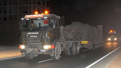 Suriye sınırına gece saatlerinde askeri sevkiyat