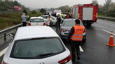 TEM'de zincirleme kaza: 12 araç birbirine girdi, 3 yaralı