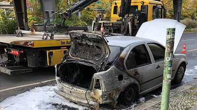 Türkiye'nin Berlin Büyükelçiliği'ne ait araç kundaklandı