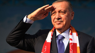 Erdoğan'dan UEFA'ya: Sporcularımızın Mehmetçiğe selam durması en doğal hakları