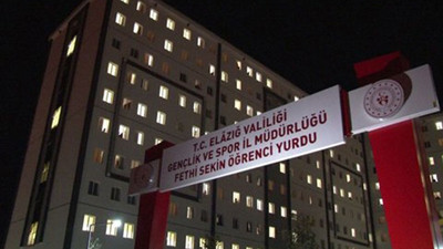 Öğrencilerden gece yarısı ‘zam’ eylemi