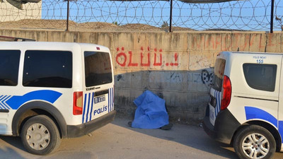'Ölüü' yazan duvarın önünde ölü bulundu