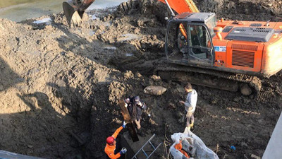 Kocaeli'de bir işçi toprak altında kalarak yaşamını yitirdi