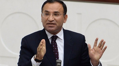 Bozdağ: Gülen'in vatandaşlıktan çıkarılması iadeye engel değil