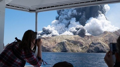 Yeni Zelanda'da yanardağ patlaması: Adada hayat belirtisi yok