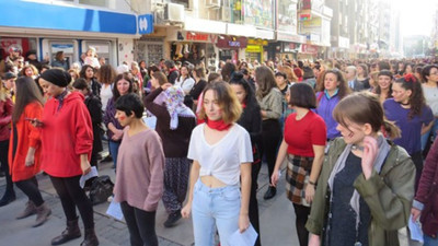 İzmir’de yüzlerce kadından Las Tesis protestosu