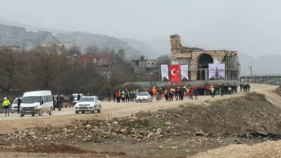 Hasankeyf'in son tarihi eseri de taşınıyor