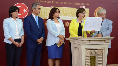 CHP'li vekillerden Bakan'a karne