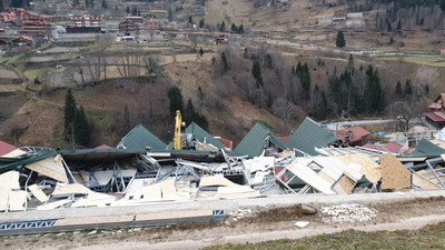 Uzungöl'de kaçak yapıların yıkımına başlandı