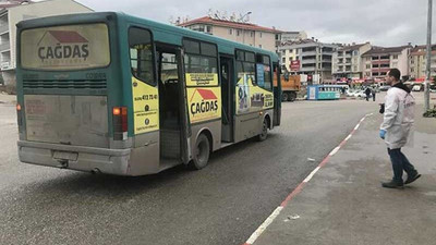 Halk otobüsünün açık kapısından düşüp yaralandı