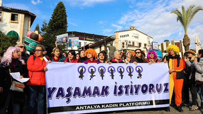 Las Tesis'e Antalya'da engel