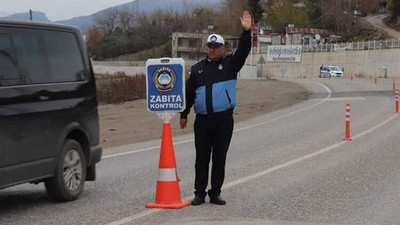 CHP'li belediye ilçeye giren araçlardan para alıyor