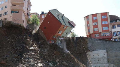 Sakarya’da bina çöktü: İnşaat firması evimizi vermediğimiz için temelin dibine kadar girdi