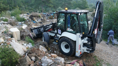 Ormanın üçte birini çöple doldurmuşlar