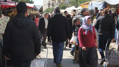 'Evde çalınır' diye 20 bin lira ile altınlarını aldı; pazarda hırsızların hedefi oldu