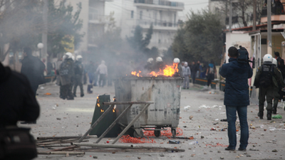 Yunanistan'da Romanlara karşı molotoflu saldırı