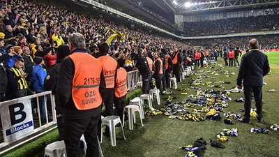 Fenerbahçe taraftarı: Sen üşüyorsun, biz donuyoruz