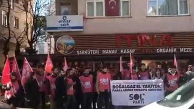 Sol Parti'den Ensar Vakfı’na yumurtalı protesto