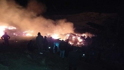 Erzurum'da yangın: 10 ev, 6 ahır kül oldu