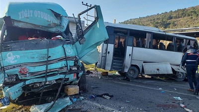 İzmir'de işçi servisi kaza yaptı: Ölüler ve yaralılar var