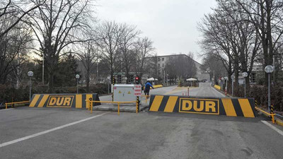 'Açım, çocuklarım aç' diyerek Meclis önünde kendisini yakmaya çalıştı