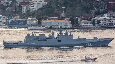 Rusya savaş gemileri İstanbul Boğazı'ndan geçti