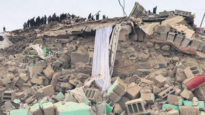 HDP ve CHP heyeti: Deprem bölgesine konteynır götürülmeli