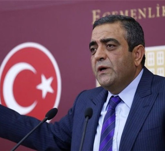 CHP'li Tanrıkulu, Silivri'de Ahmet Özer'i ziyaret etti