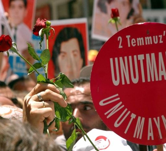 Sivas'taki Madımak Katliamı için soykırım başvurusunda bulunuldu