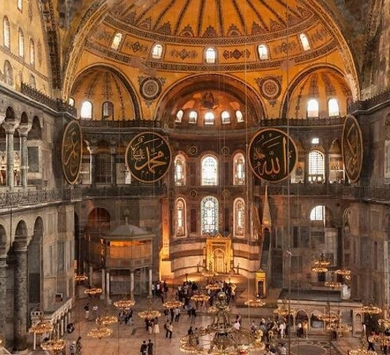 Ayasofya'ya ziyaretçi kısıtlaması getiriliyor