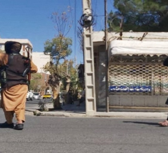 Taliban'ın valisine ofisinde suikast: IŞİD'le mücadele ile tanınıyordu