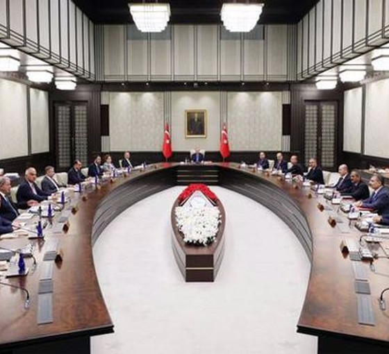 Gözler Kabine toplantısında: Masada başörtüsü ve TOKİ var