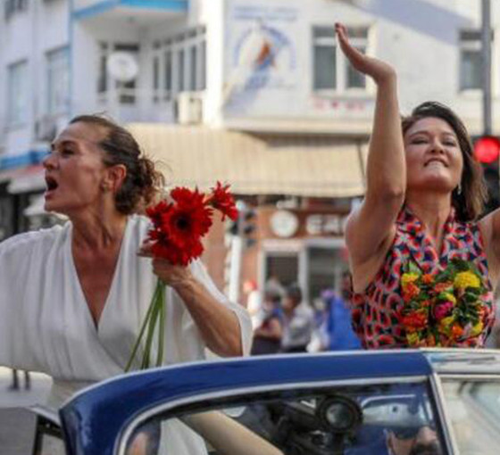 Pandemi arasından bugün başlayan Altın Portakal’da ‘Çiğdem Mater'e özgürlük’ mesajı verildi