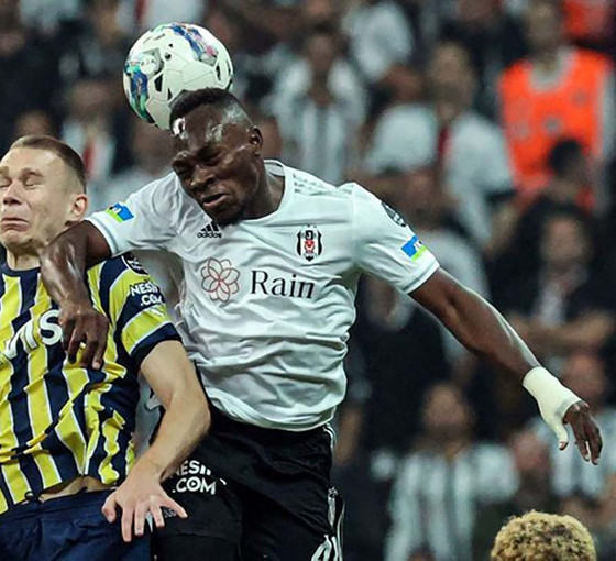 Fenerbahçe de atamadı, Weghorst da…