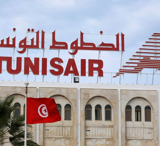 İstanbul'dan kalkan uçak Selanik'e acil iniş yaptı: Sahte kimlikle seyahat eden Tunuslu yolcu gözaltında