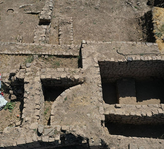 Bitlis Kalesi'ndeki kazılarda konut kalıntıları ortaya çıkarıldı