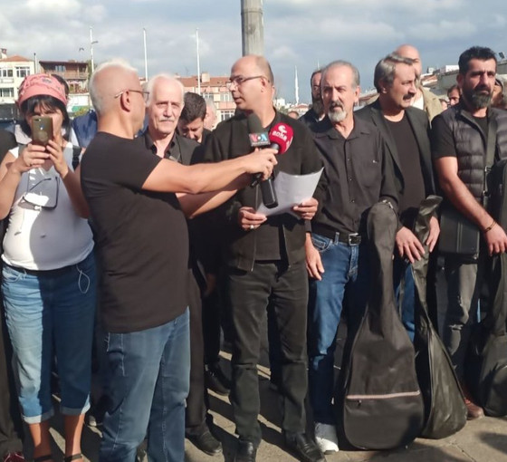 Müzisyenlerden Onur Şener için eylem: Özgürce söylemek istiyoruz