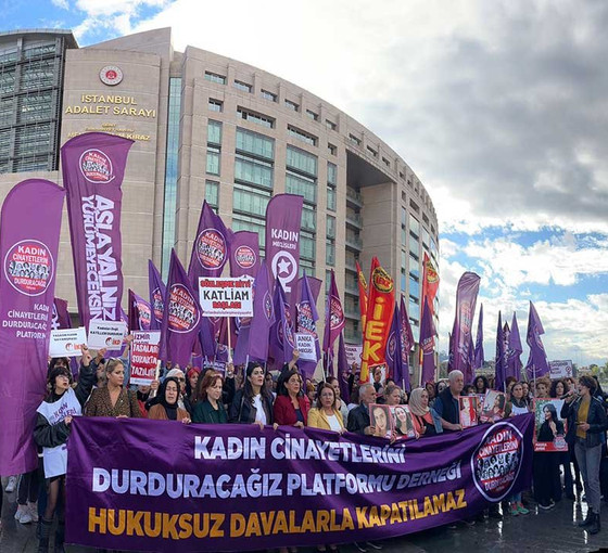 Kadın Cinayetlerini Durduracağız Platformu'nun kapatma davası ertelendi