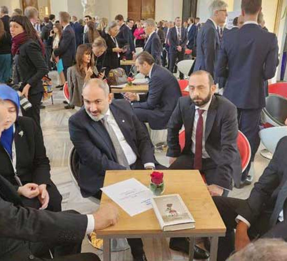 Erdoğan, Aliyev ve Paşinyan aynı karede