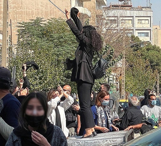 İran'da eylemler dördüncü haftasında: Rejim güçlerinin aşırı güç kullanımı kameralara yansıdı