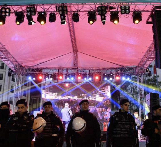 MHP milletvekili festivalde kürsüyü bastı: Azdan az, çoktan çok