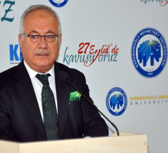 'Vampirlikler var' sözüyle tepki çekmişti: Rektör Ak istifa etti