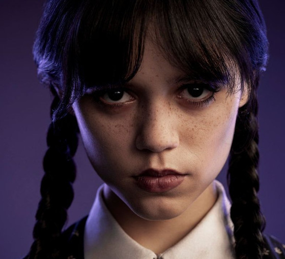 Tim Burton'ın yeni dizisi 'Wednesday'den ilk fragman...