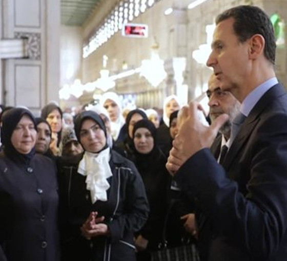 Esad, Şam'daki Emevi Cami'nde kadın din öğretmenleriyle buluştu