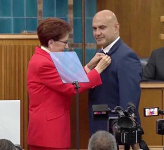 Eski AKP milletvekili Turhan Çömez, İYİ Parti'ye katıldı