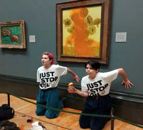 İklim aktivistleri, Van Gogh’un 'Ayçiçekleri' tablosuna domates çorbası fırlattı