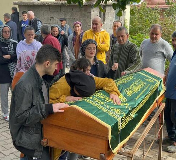 Amasra'da maden katliamı: İşçiler son yolculuğuna uğurlanıyor