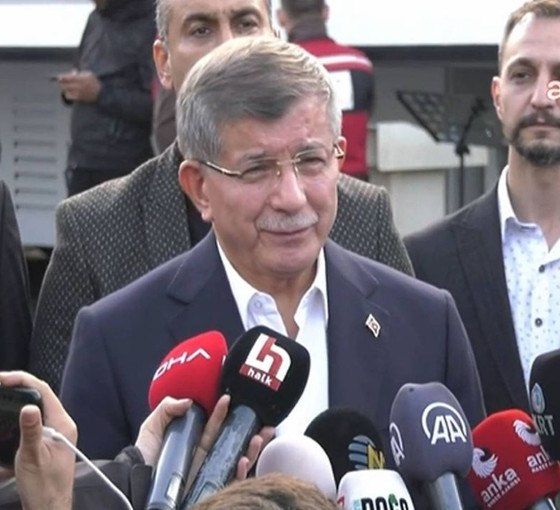 Davutoğlu: Gün fikir beyan etme günü değil, neler yapılacağını tartışmalıyız